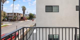 443 N Harvard Boulevard Gallery 13