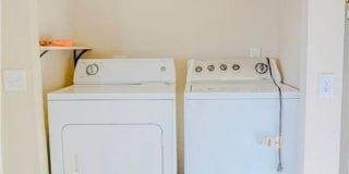 Charming 2BR Duplex in North Port Gallery 11