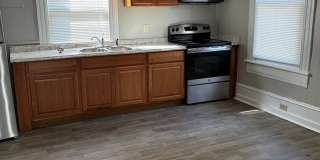 All Utilities Included Duplex in Petersburg Gallery 1