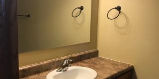 Beautiful West Side 3 Bed/2.5 Bath Townhome! Gallery 21