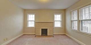 Historic Charm Meets Modern Comfort at Old English Court Gallery 3