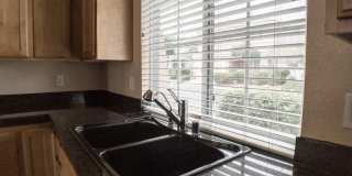3 BEDROOM, 3 BATHROOM, 2 CAR GARAGE, COMMUNITY POOL & SPA Gallery 9
