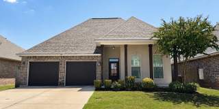 915 Hackberry Drive Gallery 1
