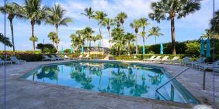 **PARK SHORE BEAUTY WALK TO VENETIAN VILLAGE ** ESPLANADE** NICE AMENITIES ** 2 BEDROOM CONDO ON THE BEACH ** Gallery 47