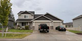 Three Car Garage! Three Car Garage! Gallery 1