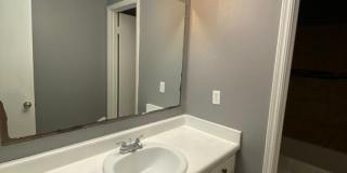 2 Bedroom 1.5 Bath Apt at the Monterey Square Apts NW OKC Gallery 24
