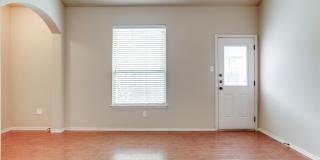 Beautiful 3 Bedroom Townhome Located in Georgetown, TX! Gallery 4