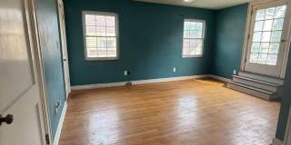 Spacious 5 bedroom 3 bathroom home Gallery 26