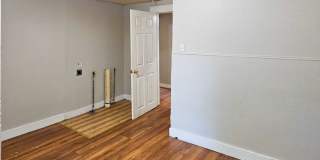 2 bedroom | 1 bathroom | Entire HOME- Freshly painted! Gallery 40