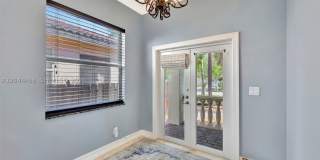 853 SW 11th Ct Gallery 21