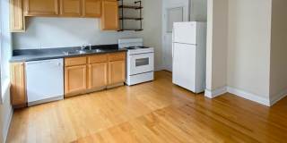 5208-14 N. Damen / 2000-10 W. Foster Gallery 5