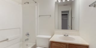 Colonial Village Gallery 30