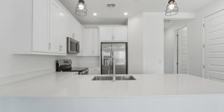 Like new Luxurious Modern 3 Bedroom 2 Bath Townhome in Warner Meadows! Gallery 1