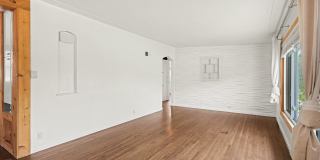 Spacious 3 Bed 2 Bath in the heart of Littleton Gallery 4