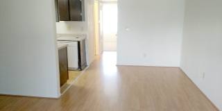 * 2 bed, 1 bath, Cherry Creek schools, Great location off Havana and Exposition with washer/dryer in complex Gallery 4
