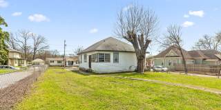 Charming + Modern Highland Park Home - 3 Beds, 2 Baths, Fenced Yard, + Plenty of Parking! Gallery 34