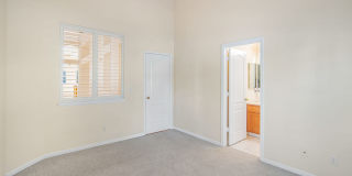 Highly Desirable Executive Home: 4 Bedrooms, 3 Bathrooms of Luxury Living Gallery 28