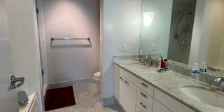 Experience upscale living in Downtown San Diego with great views. This is a must see! Gallery 40