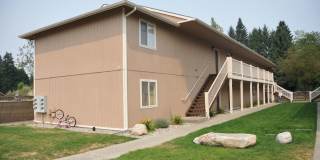 2nd Floor Unit- Hayden Apts- 2 bed 1 bath Gallery 1
