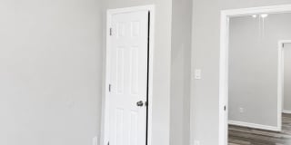 Brand New Luxury 3BR Top Floor Apartment | Washer/Dryer | Easy NYC Commute | Pet Friendly Gallery 9