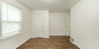 4326 Crittenden Avenue Gallery 13