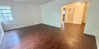4410 NE 2nd Ave Gallery 2