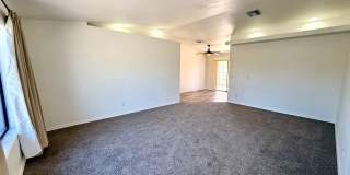Updated 3 Bedroom, 2 Bathroom Home in Central Kingman – Across from the Mohave County Fairgrounds! Gallery 8