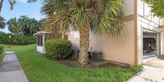 2 Bedroom Condo with One Car Garage Gallery 8