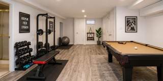 121 Manhasset Avenue Gallery 32