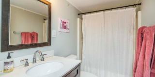 Charming 6BR/3BA Home Near UK Gallery 17