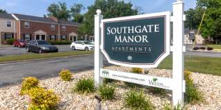 Southgate Manor Gallery 17