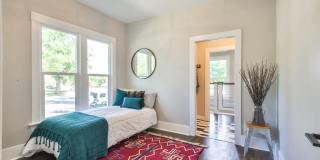 Beautifully remodeled 3 Bedroom Bungalow in Old Town Gallery 23