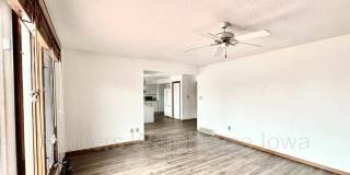 2048 Walnut Street Gallery 22