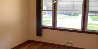 Brick 4 Bedrooms house is South Euclid With 2 Cars Detached Garage for Rent Gallery 11