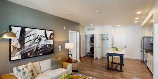Capitol Towers – Luxury Midrise Gallery 3