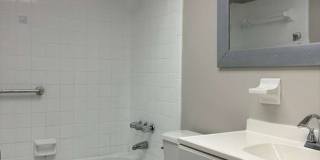 Updated One Bedroom Apartment  Near Downtown Gulfport Gallery 13