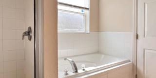 Spacious Three-Bedroom Home in Savannah Estates Gallery 14