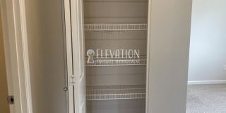 3 BR pet-friendly home with fenced yard Gallery 23