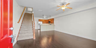 Pet Friendly Condo Downtown! Gallery 6