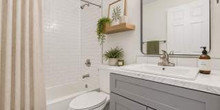 Stylish. Newly Renovated. Cozy, Boutique Community - On Broadway Apartments Gallery 39