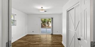 3 Bedroom Home in Wilmington with a fenced yard and garage! Gallery 4