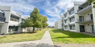 Eastside (Golf Links and Pantano) spacious 2nd floor 2 bed, 2 bath condo! Gallery 1