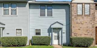 2 Bedroom 2.5 Bath 2 Car Carport - town house Gallery 30
