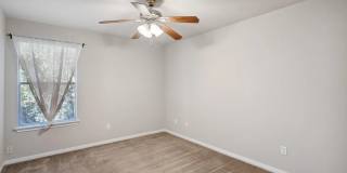 Room in 4 Bedroom Home in Austin Gallery 4