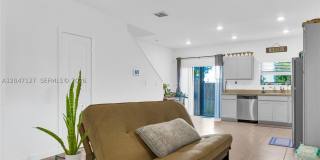 117 NE 3rd Ct Gallery 7