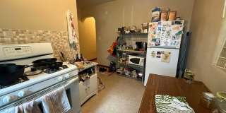 Cozy Urbana Apartment with Hardwood Floors Near Downtown Gallery 6