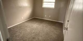 Charming 4-Bedroom Home with Spacious Yard! Gallery 19