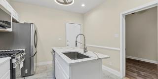 4704 W Monroe Street Gallery 7