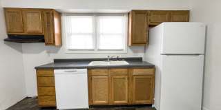 For Rent: 722 S Hackley St: 2 Bedroom 2 Bathroom Home! W/D Hookups! Enclosed Front Porch! Gallery 4