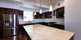 4 Bedrooms/3 Bathrooms in Encino Gallery 1